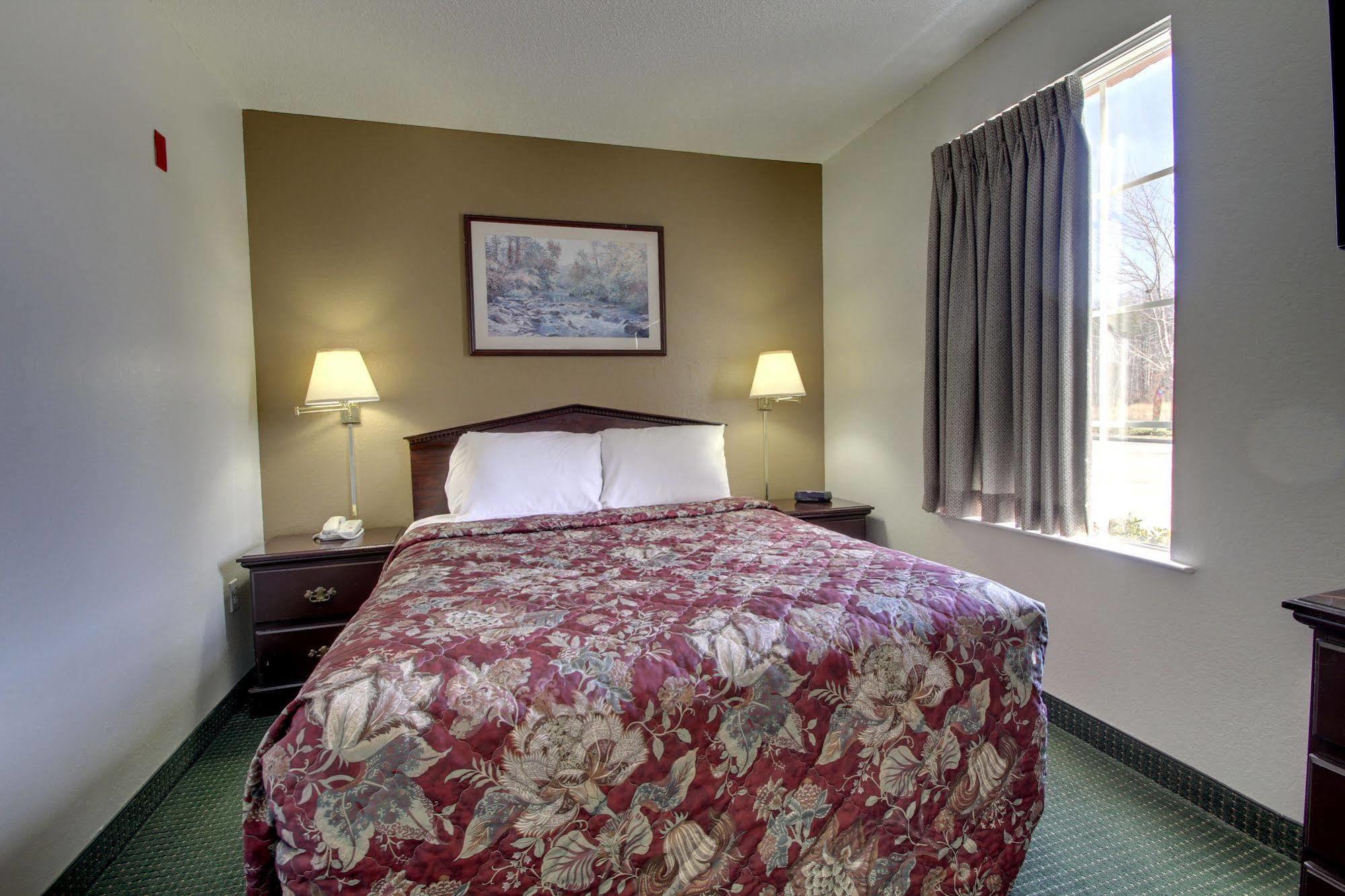 Intown Suites Extended Stay Greensboro Nc - Airport Ngoại thất bức ảnh